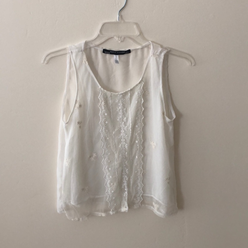 Women’s sleeveless top